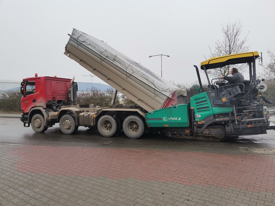 Scania XT G450 8×4 u finyšeru